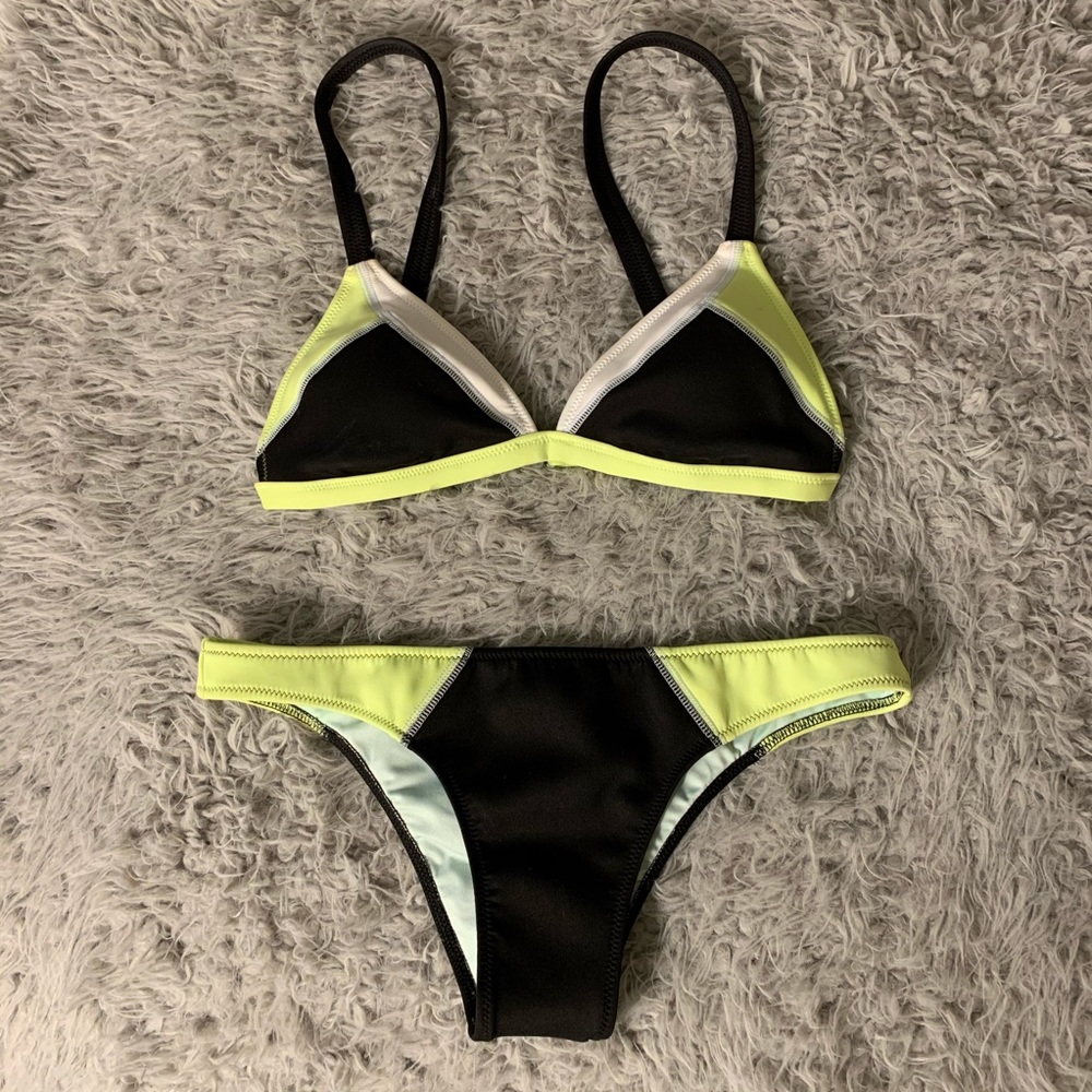 VS bikini set ASO Taylor Swift